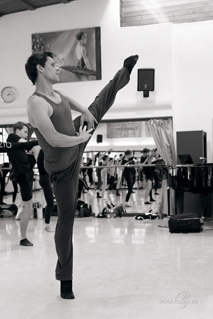 Ondrej Vinklat's contemporary class