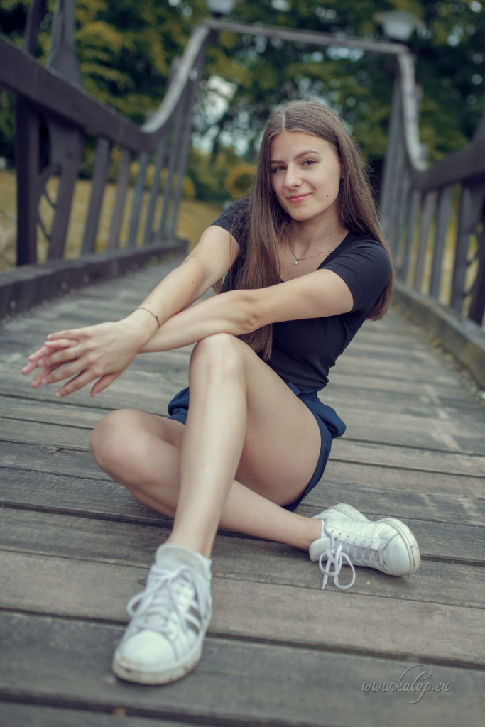 Lucie  on a bridge